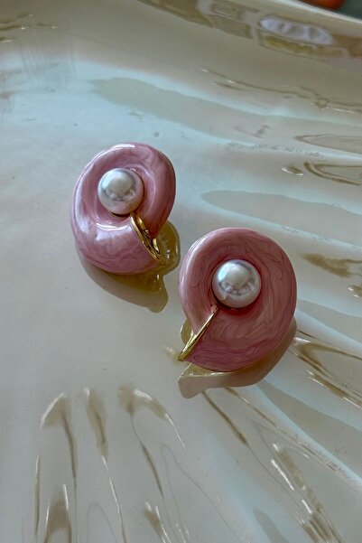 Trendy Butik Pink Enamel Pearl Detailed Seashell Earrings