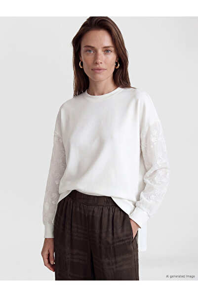 LC Waikiki Trendlucky Soft Touch Oversize Women's Sweatshirt Tunic with a Dif...