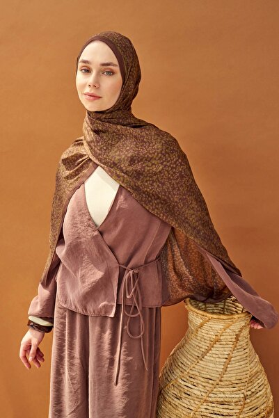 Silk Home شال ريفا تينسل سيكريت جاردن بني