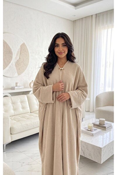 alqarat Mira Luxury Winter Bisht – Weave of Warmth & Elegance