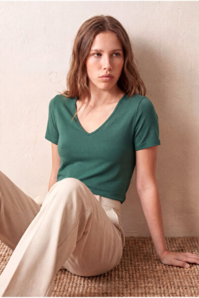 WESTMARK LONDON Women's Green Modal / Cotton Blend Regular Fit V-Neck Short S...