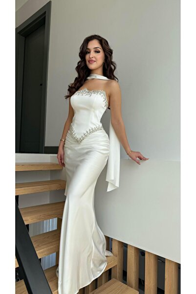 ayşenur Dinçer butik Voila Beyaz Kristal Abiye
