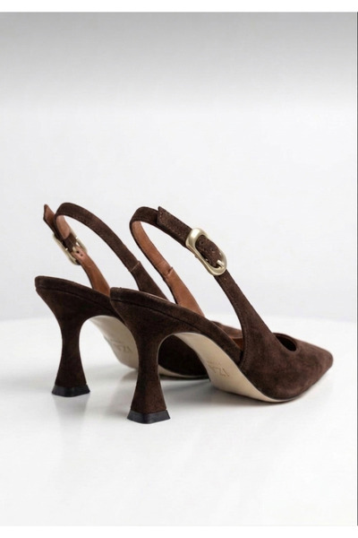 İ-ZZCELLA MODA Women's Brown Pointed-Toe Classic Goblet Heel Shoes with Open Back ⁠