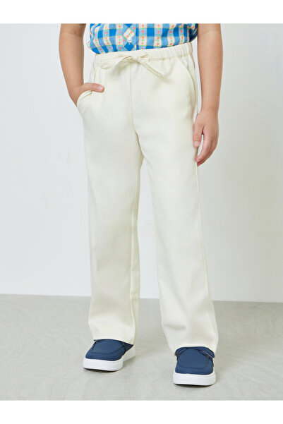 Styli Boys Solid Pants with Drawcord and Side Pocket