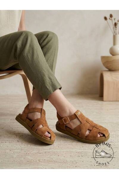 BY İMİS SHOES صندل جلاديتور مغلق من الأمام بنعل مرن من البولي يوريثان