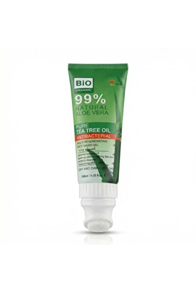 6 Beauty Aloe Vera Cleanser - Creamy facial cleanser rich in soothing aloe ve...