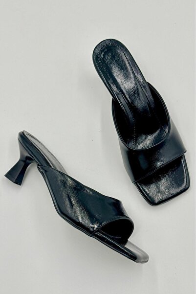 DefHeel'e Patent Leather Short Heeled Comfortable Stylish Slippers 5 cm Black...