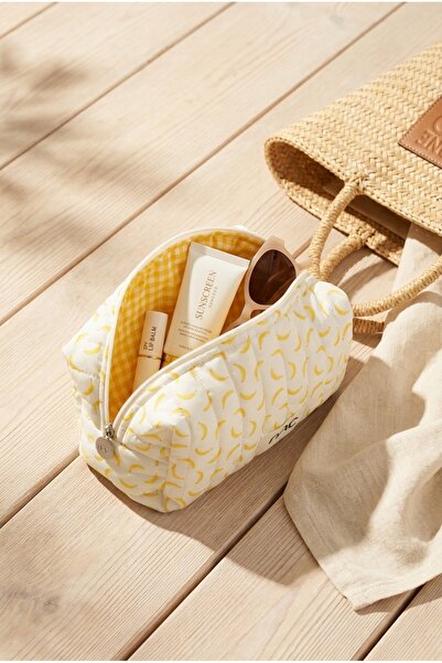 NAC STORE Banana Pattern Large Volume Travel and Daily Use Makeup Bag