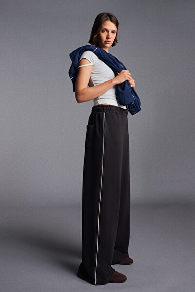 Bershka Şardonlu jogger fit pantolon