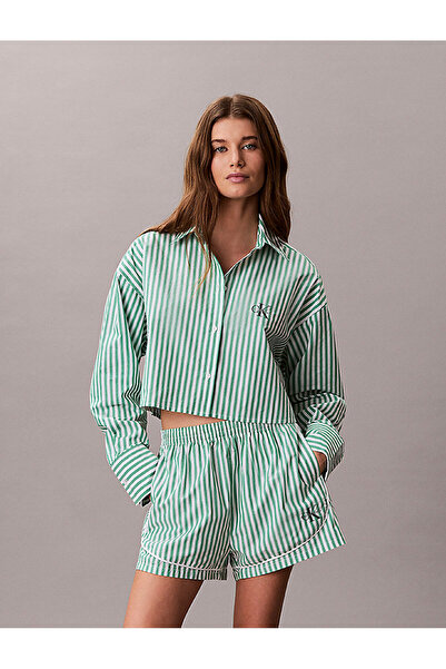 Calvin Klein Kadın Ck Graphic Cropped T-shirt