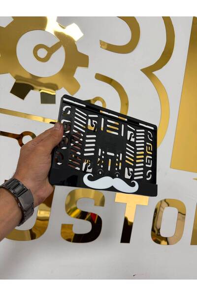 B&E Customs Lazer Bıyık Figürlü Pleksi Motor Plakalığı Siyah – Lazer Kesim Dekoratif Motorsiklet Plakalık
