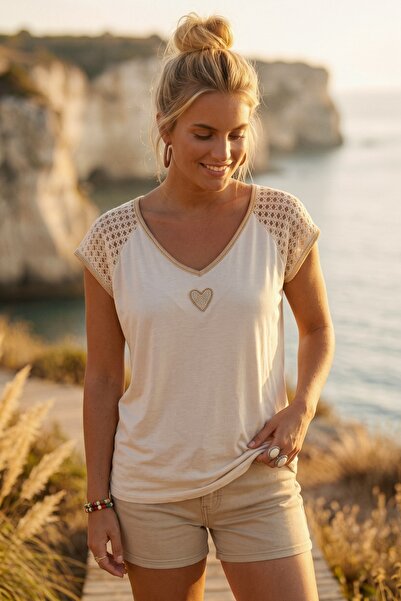 Chiccy Blouses - Beige - Regular fit