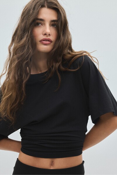 Stradivarius Kısa Japon kollu t-shirt