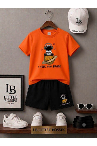 LB little bosses Summer Shorts T-Shirt Unisex (Alien Listens to Music)