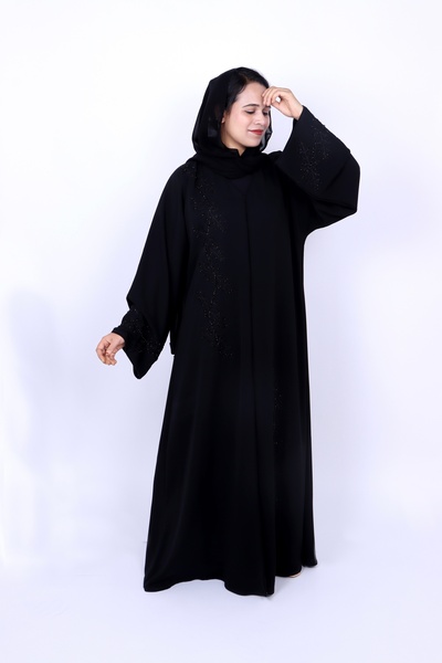 Izzah Bella Elegant Embroidered Black Abaya