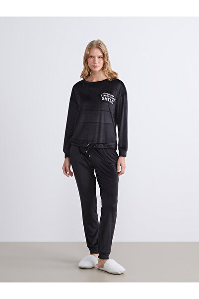 LC Waikiki Crew Neck Embroidered Women's Velvet Pyjama Set