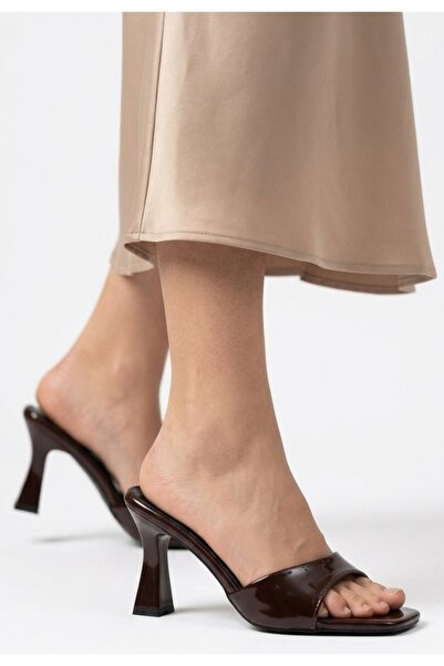 Lavish Gold Jova Brown Patent Leather Heeled Slippers