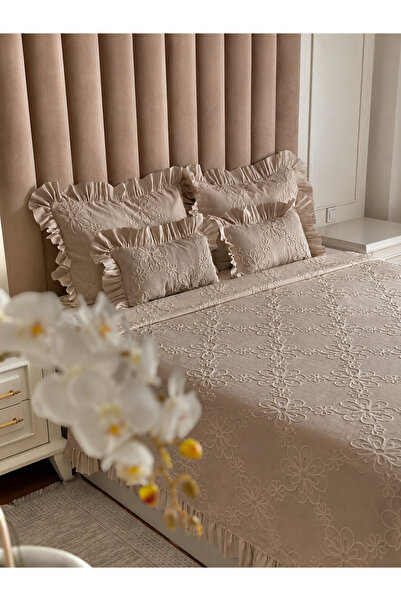 Jolie Maison Garden of Love Bedspread