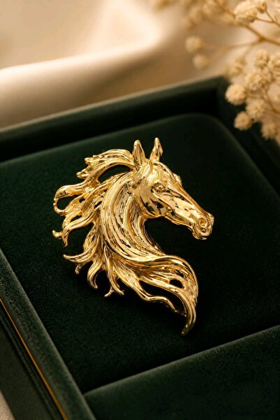 mosmoda Gold At Kafası Broş, Genişlik: 3,5cm Yükseklik: 4,5cm