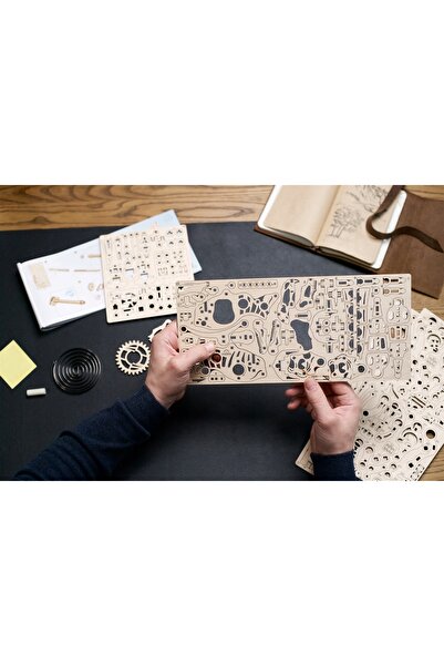 Ugears Tyrannosaurus REX pentru asamblare