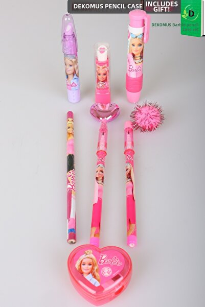 Barbie Set de papetărie cu licență x Dekomus, 7 piese, creion cu cap de pompo...