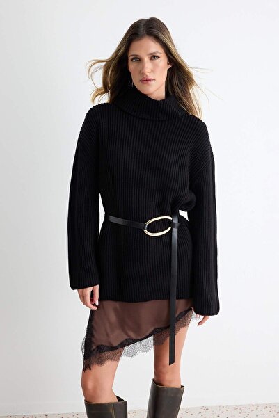 Trendyol Collection سترة تريكو واسعة ذات ياقة مدورة سوداء TWOAW25KZ00394