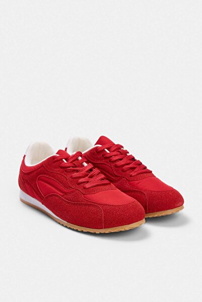 TRENDYOL SHOES حذاء رياضي نسائي أحمر بتصميم ريترو TAKAW27SN00004