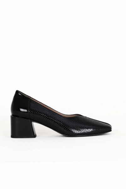 Bueno Shoes Pantofi cu toc de damă din piele lacuită neagră 33wa7652