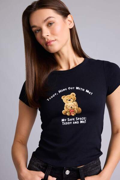 DeFacto Tailliertes, geripptes Kurzarm-T-Shirt mit Rundhalsausschnitt und Auf...