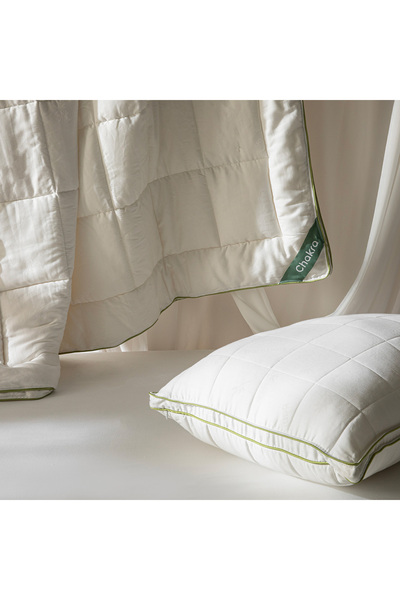 Chakra Naturist Bamboo Quilt 225x215 cm White