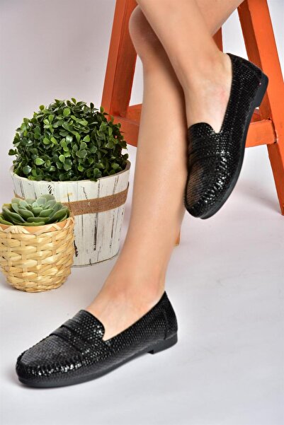 Fox Shoes P757003042 حذاء باليه نسائي كاجوال بطبعة قرص العسل باللون الأسود