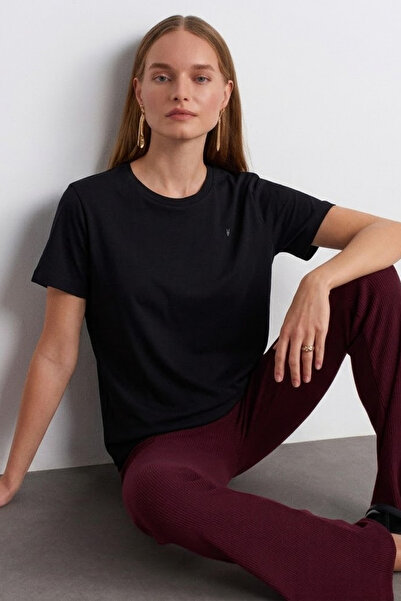 COMBİNE MİCHAİL Γυναικείο μπλουζάκι Comfort Fit Basic σε μαύρο χρώμα