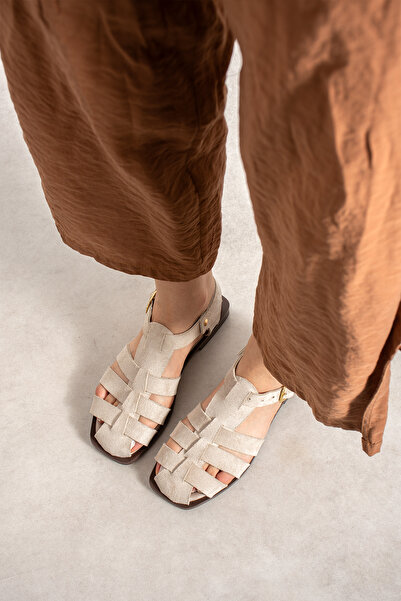 diya shoes Kadın sandalet süet toka detaylı (DAR KALIP )