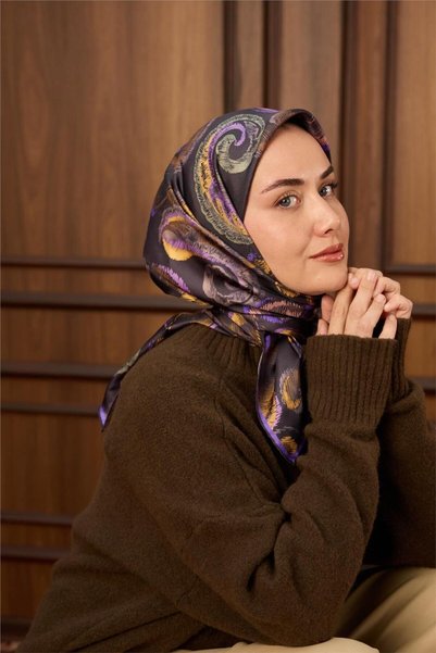 Silk Home وشاح حريري من التويل بنمط أرجواني داكن وأخضر مع تصميم أنيق 90x90