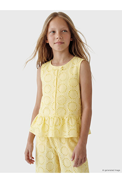 LC Waikiki Trendlucky Girls' Peplum Blouse with Oval Neckline and Contrast