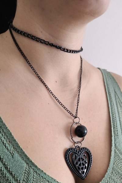 HÖGE Kadın El Yapımı Gotik Tarz Siyah Çift Katlı Zincir Kolye Kalp Figürlü