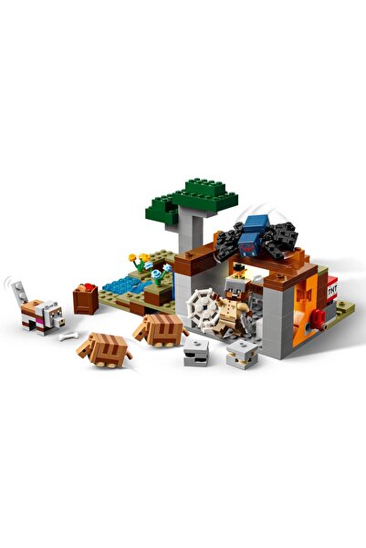 LEGO ® Minecraft - Expeditia de minerit cu Tatu (21269)