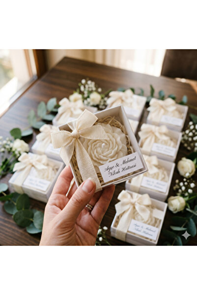 LivanConcept İsme Özel Tarihli Gül Formunda Soya Mum Nikah Şekeri 10'lu Kutul...