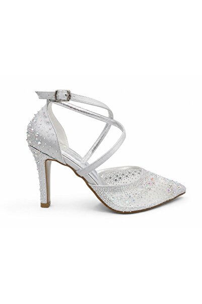 PAPUCUMUN DÜNYASI Stone Embellished Ankle-Crossing Strap Detail Pointed Toe E...