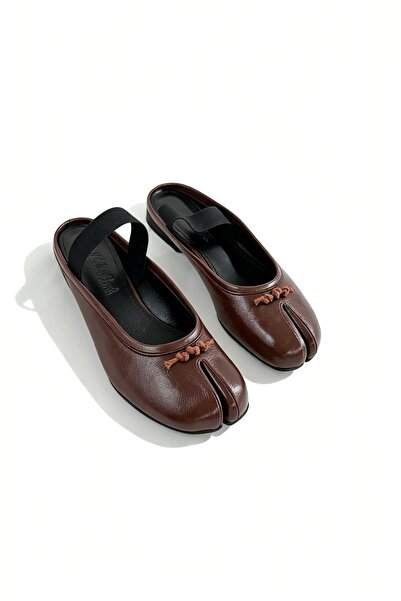 Shoebutik Papuci de damă Novera Bitter Brown, din piele lacuită, cu detaliu t...