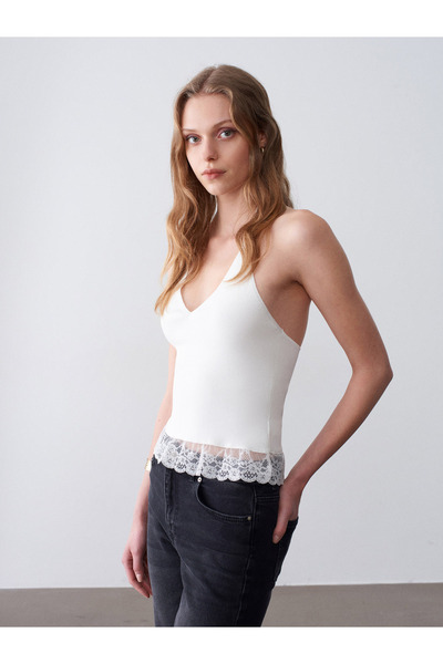 Dilvin 10868 Dantel Detaylı Halter Yaka Triko Bluz-Beyaz