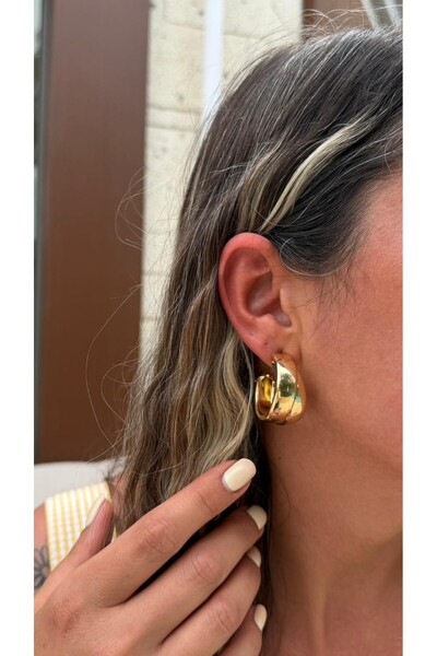Melika Collection Gold Renk Kalın Halka Küpe Modern Şık Kadın Aksesuarı
