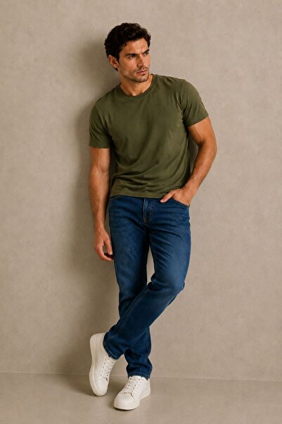 Le Touche Men's Slim Fit Lycra Body-Fitting Soft Textured Crew Neck T-Shirt