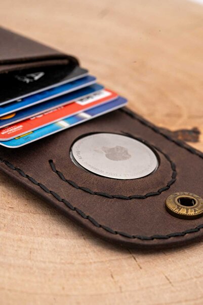 tudorAce Minimalist Dark Brown Pull-Up Leather Wallet with AirTag Holder