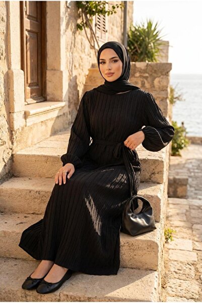 PALME D'OR Women's Wrinkled Textured Belted Hijab Dress