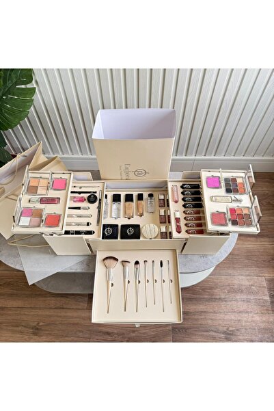 euphoria Eforia Royal Integrated Makeup Kit