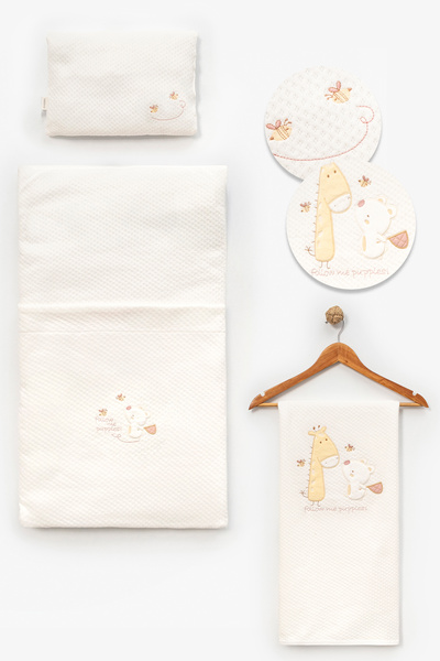 Bebitof Cute Giraffe Patterned Fiber-Filled 3-Piece Underlay
