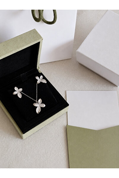 Gemnest Accessories Women's Steel Flower Design Necklace and Earring Set - St...
