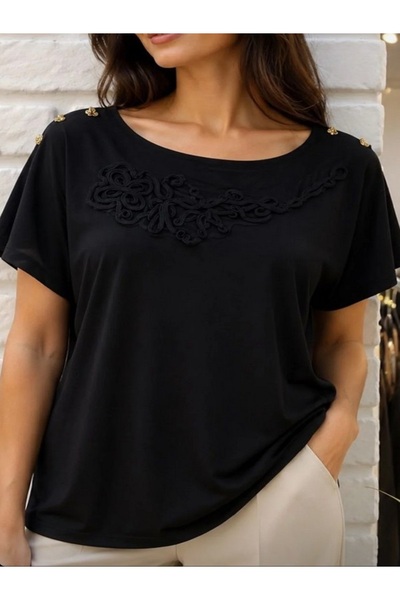 MİRVE BUTİK Flower Appliqued Shoulder Buttoned Blouse