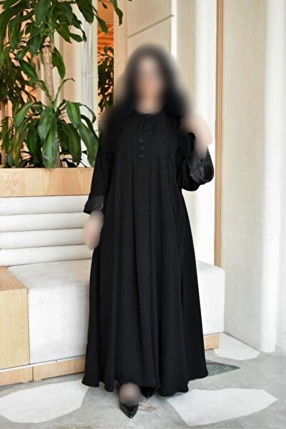 Rosana عباية ايفان, تصميم هادئ بلمسات رمادية انيقة
